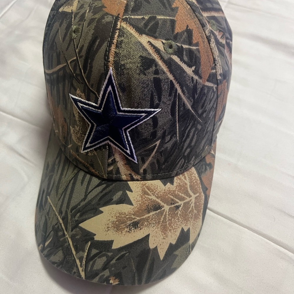 DALLAS COWBOYS Camouflage Cap with Star Logo